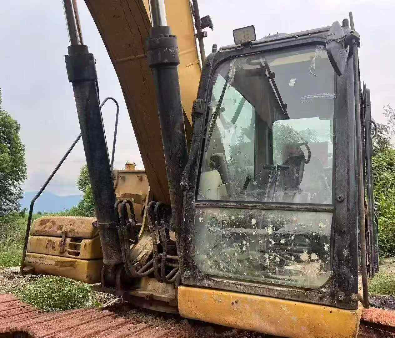 Buy Caterpillar 329D Used Excavator / 5