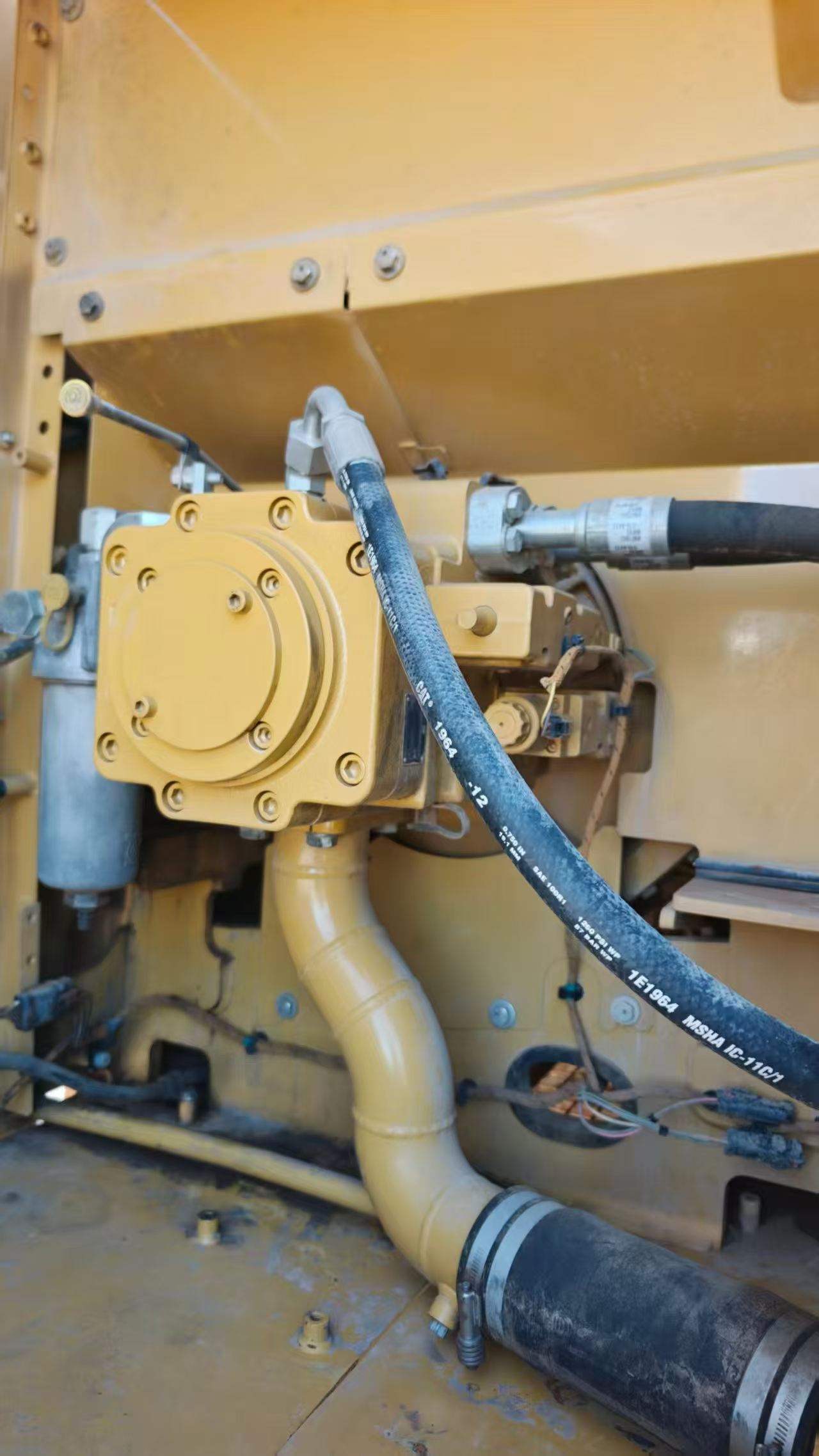 Buy Caterpillar 323 Used Excavator / 4