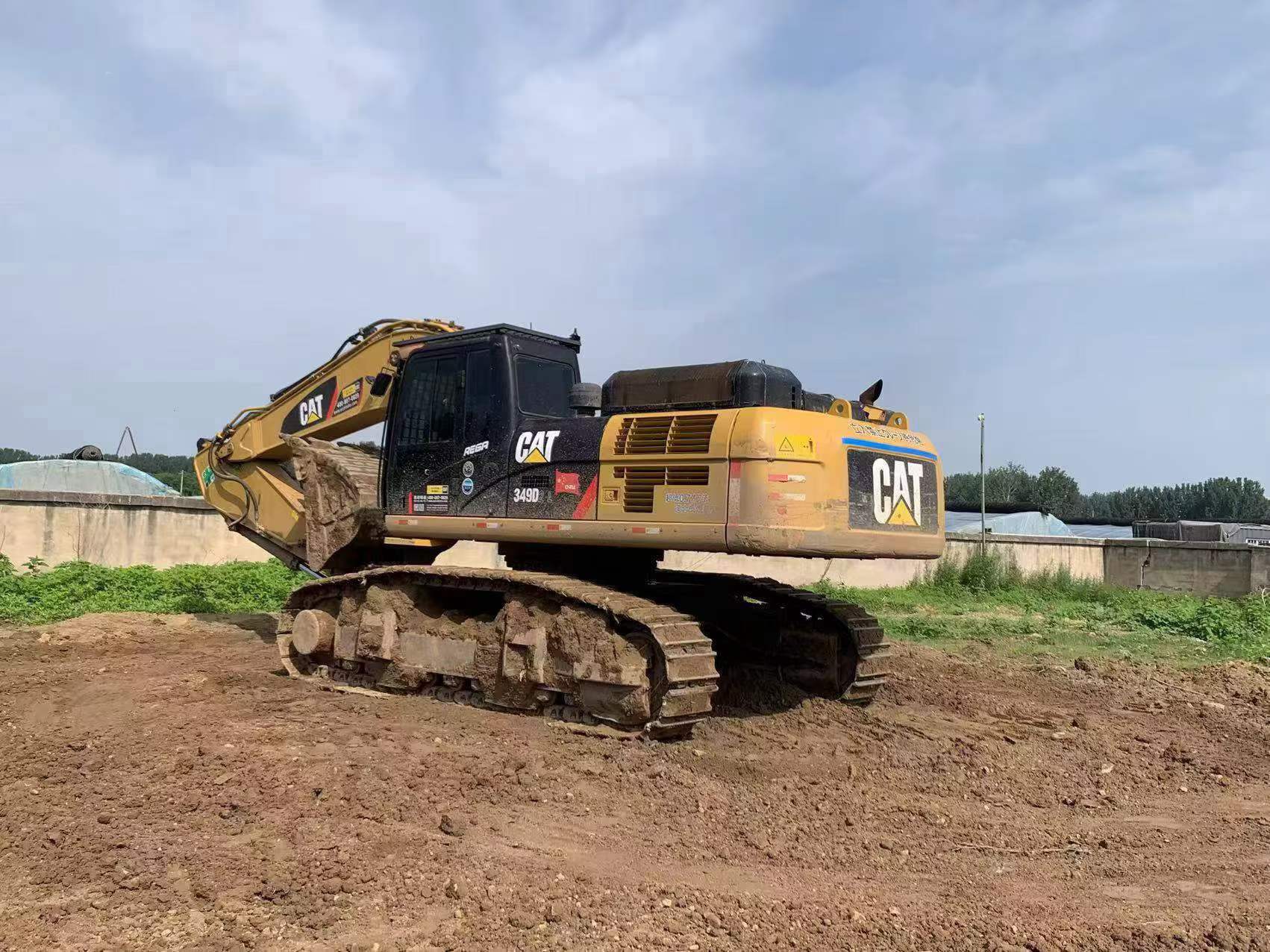 Buy Caterpillar 340D2L Used Excavator / 2