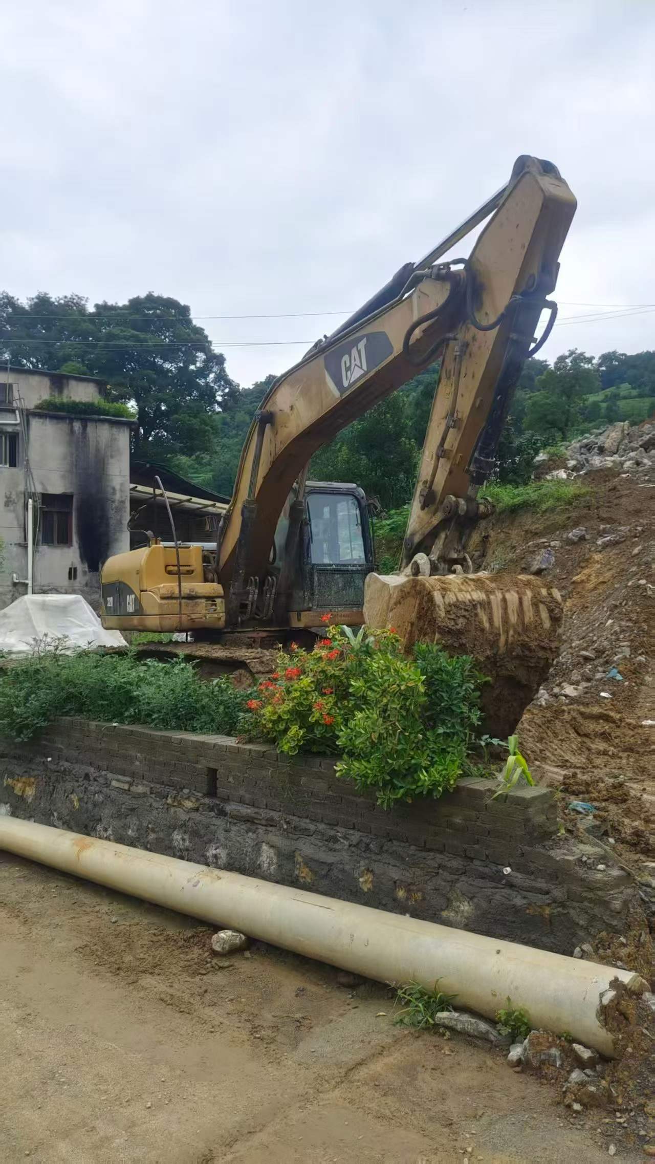 Buy Caterpillar 320A Used Excavator / 5