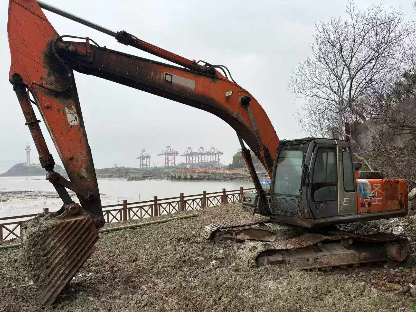 Buy Hitachi EX250-5 Used Excavator / 2