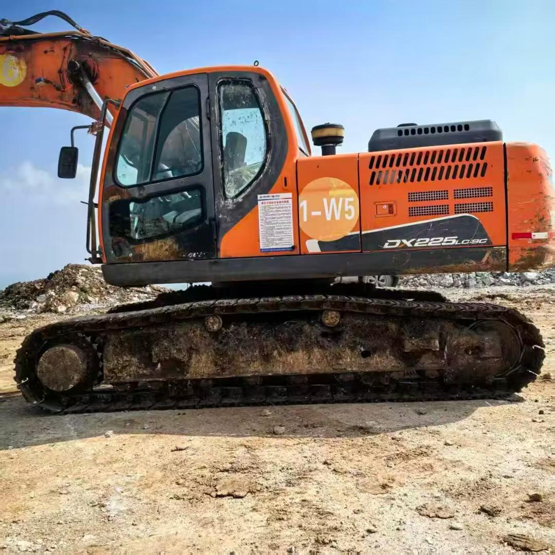 Buy Doosan DH225-9 Used Excavator / 2