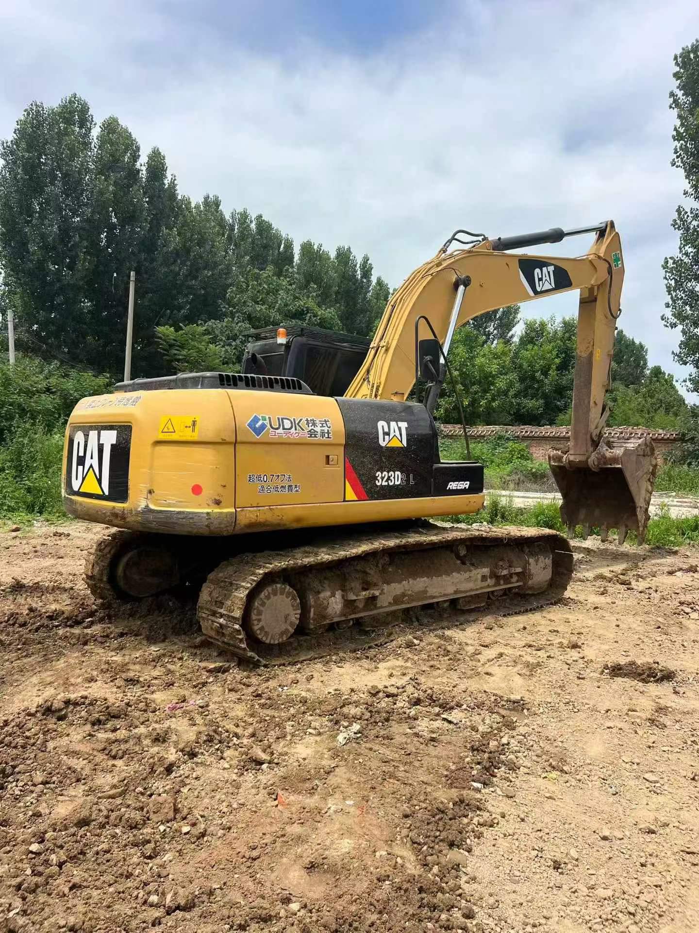 Buy Caterpillar 323D2L Used Excavator / 3