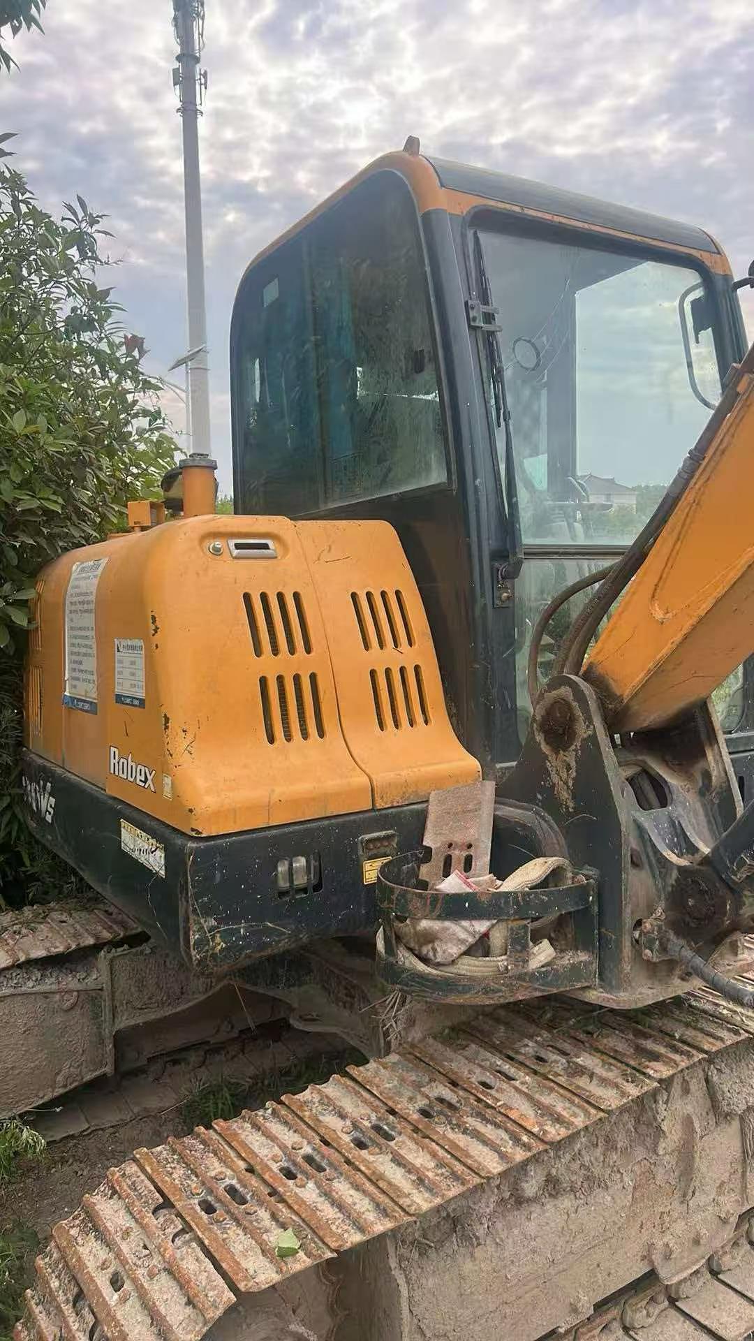 Buy Hyundai HX60 Used Excavator / 2