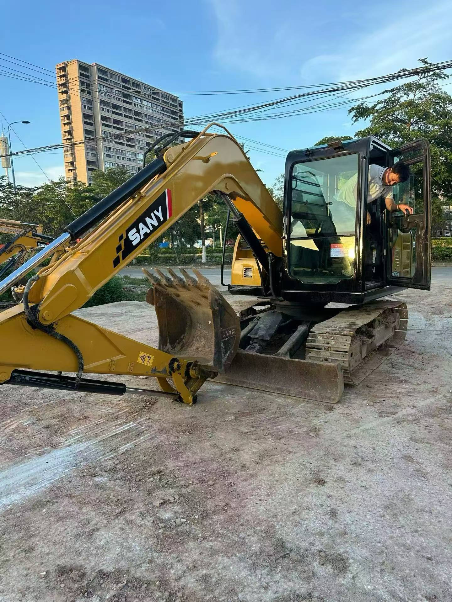 Buy Sany SY75 Used Excavator / 8