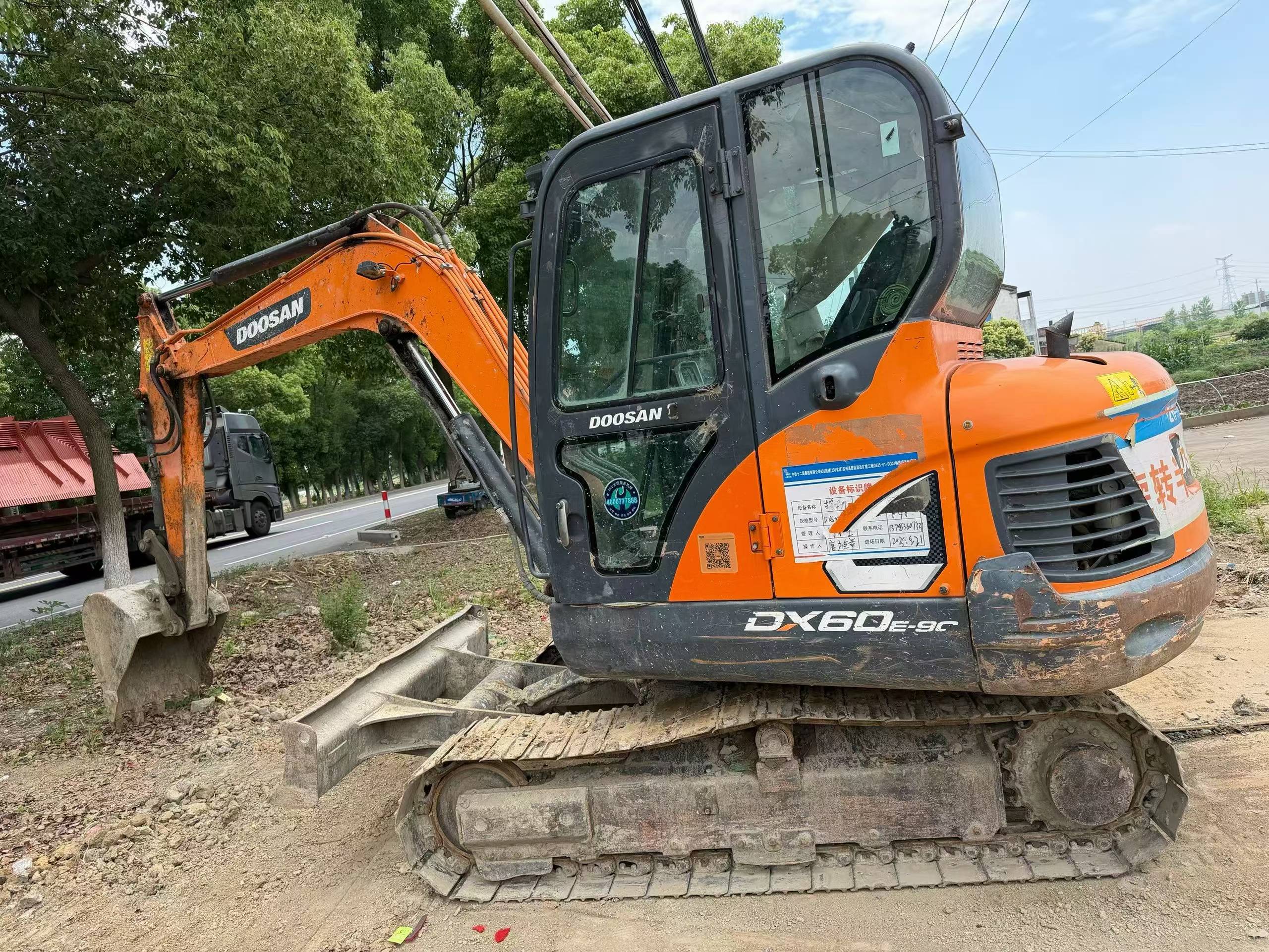 Buy Doosan DH60 Used Excavator / 6