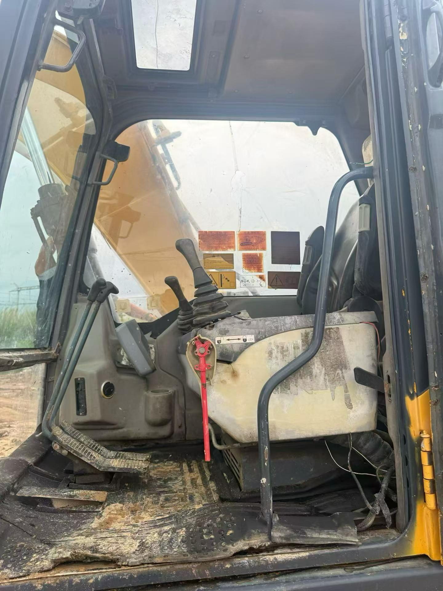 Buy XCMG XE150 Used Excavator / 7