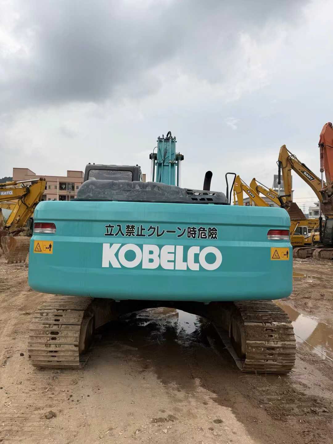 Buy Kobelco SK260LC-8 Used Excavator / 4
