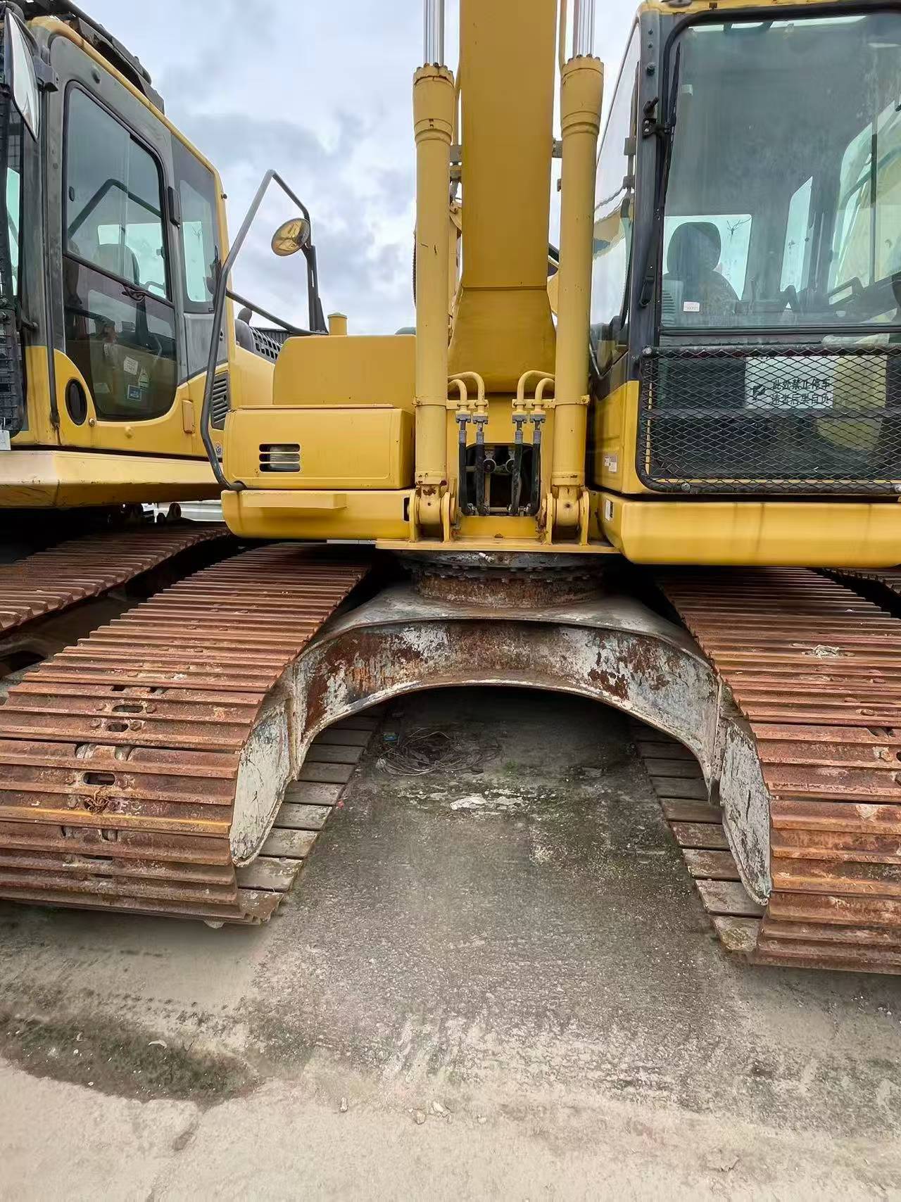 Buy Komatsu PC200-8N1 Used Excavator / 2