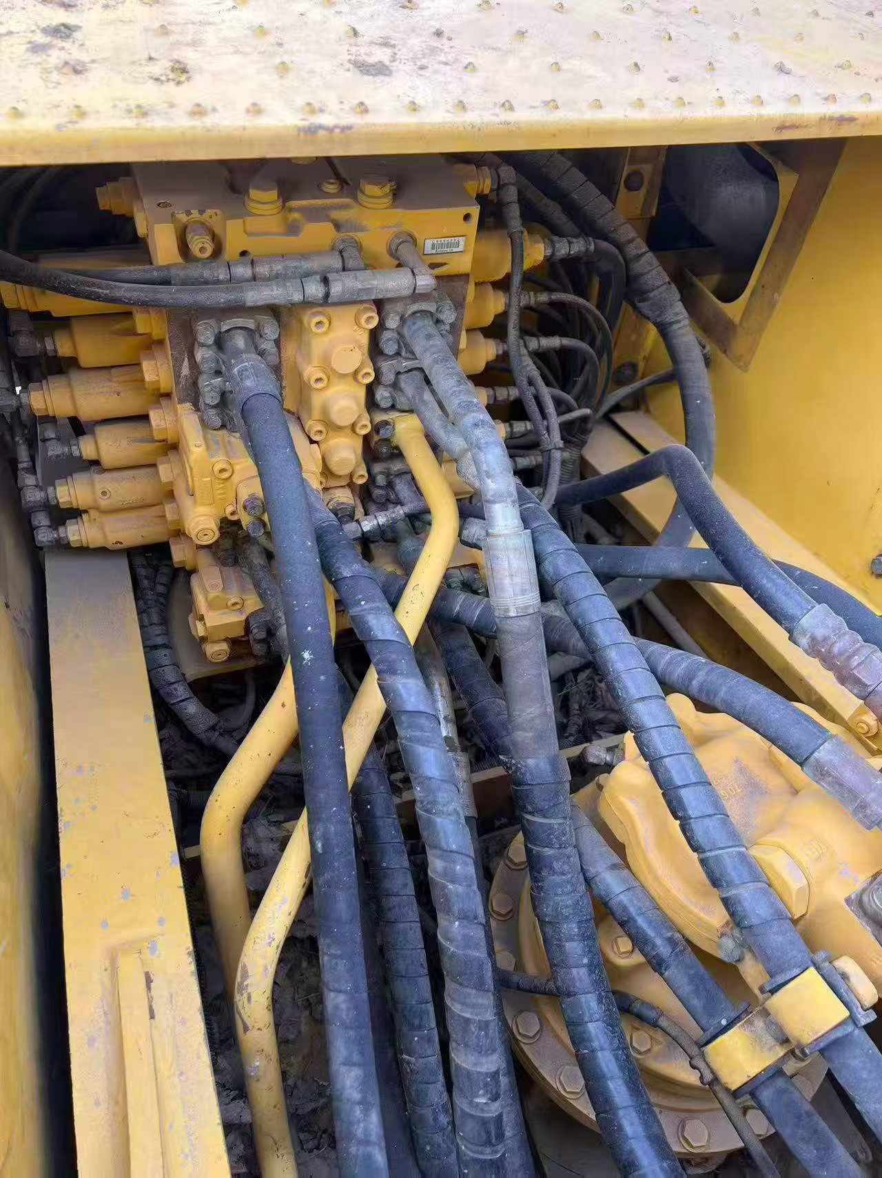 Buy Komatsu PC200-8 Used Excavator / 3