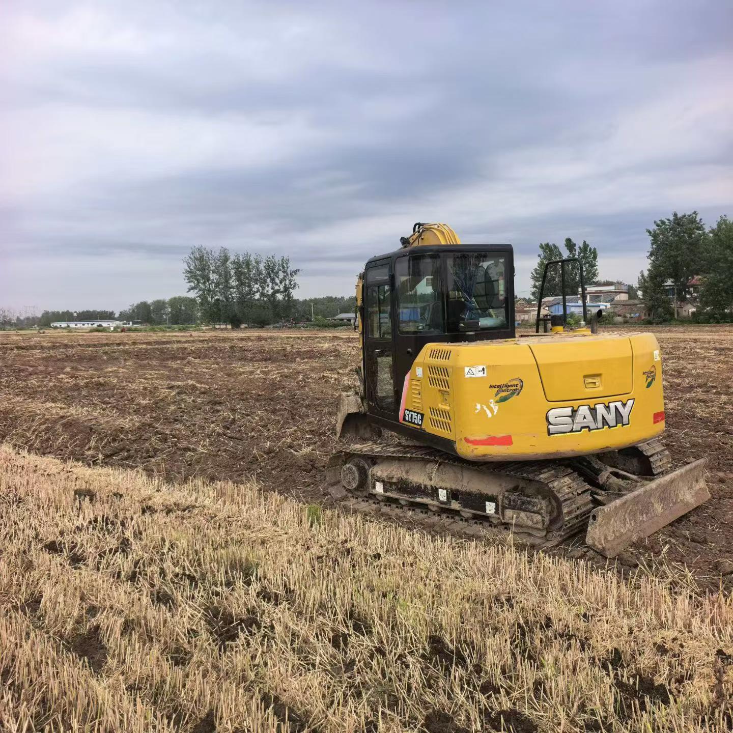 Buy Sany SY75 Used Excavator / 3