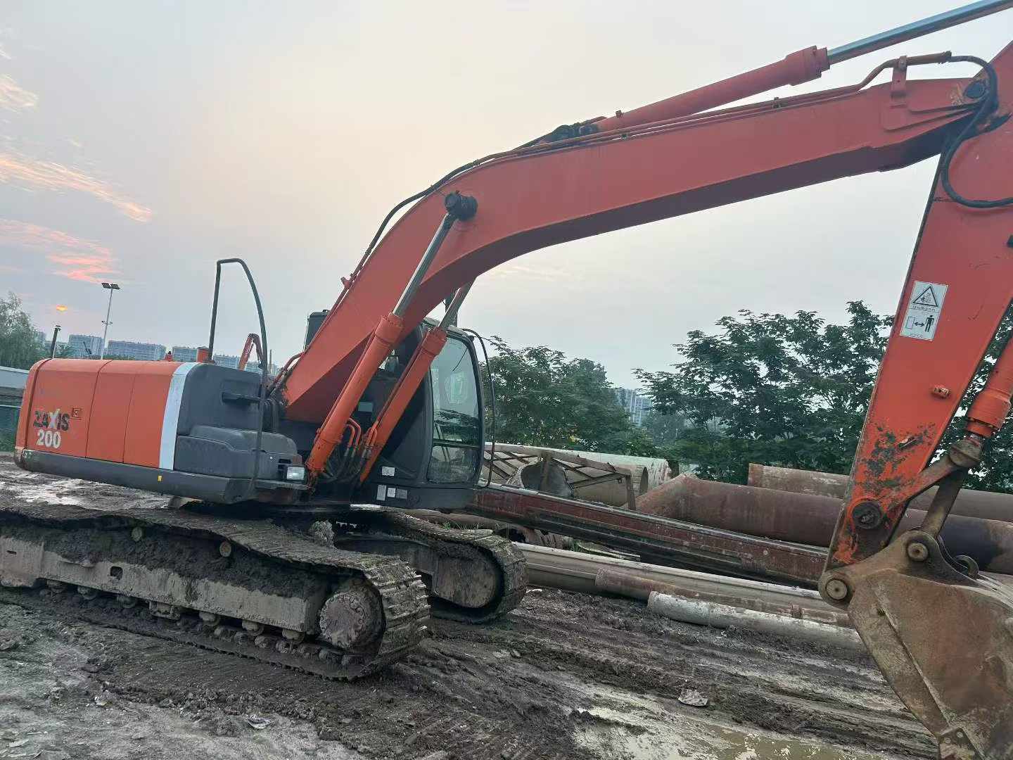 Buy Hitachi EX200-3 Used Excavator / 4