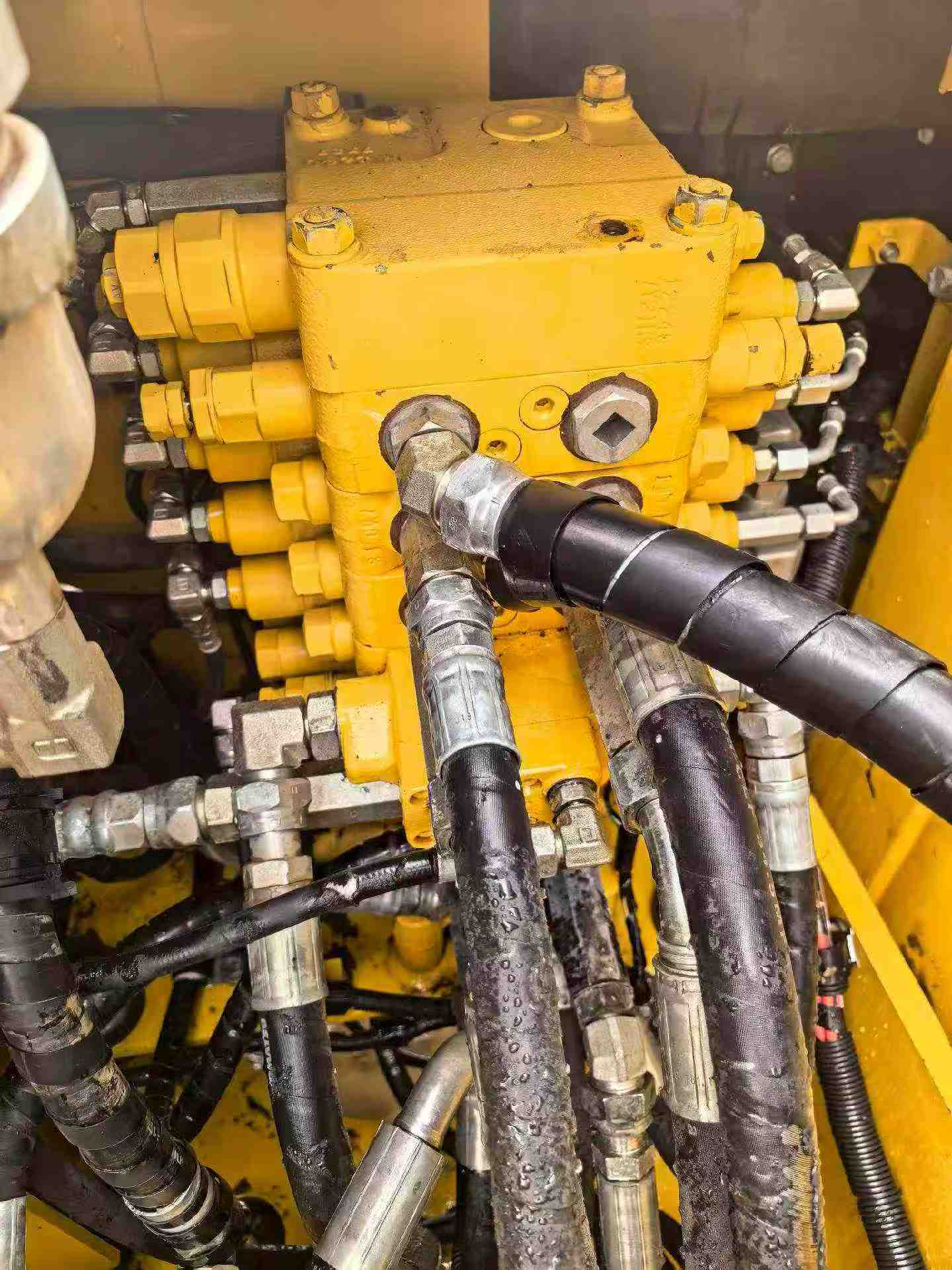 Buy Komatsu PC130-8 Used Excavator / 6