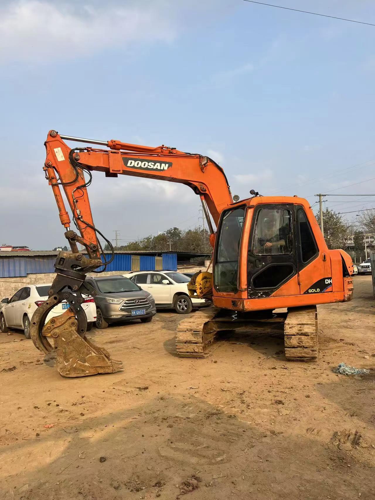 Buy Doosan DH80 Used Excavator / 4