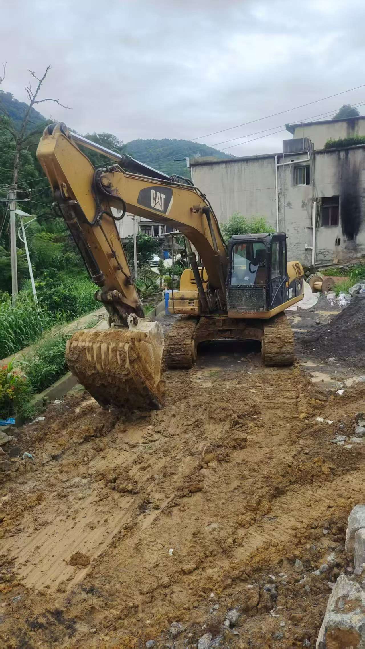 Buy Caterpillar 320A Used Excavator / 4