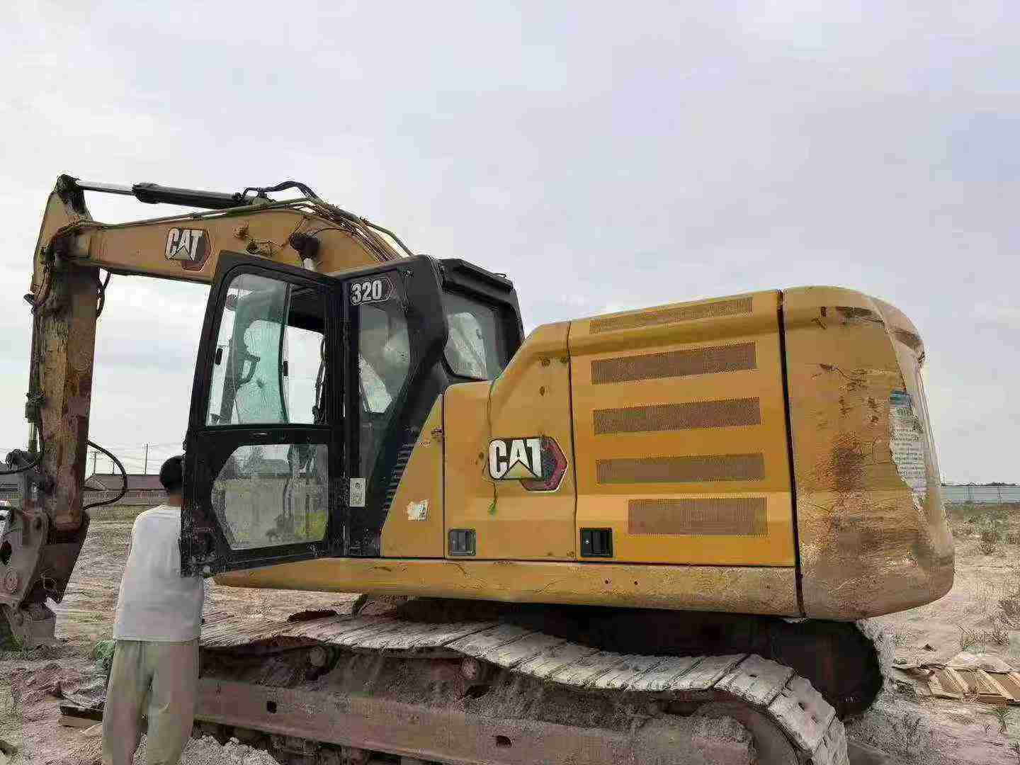 Buy Caterpillar 320A Used Excavator / 2
