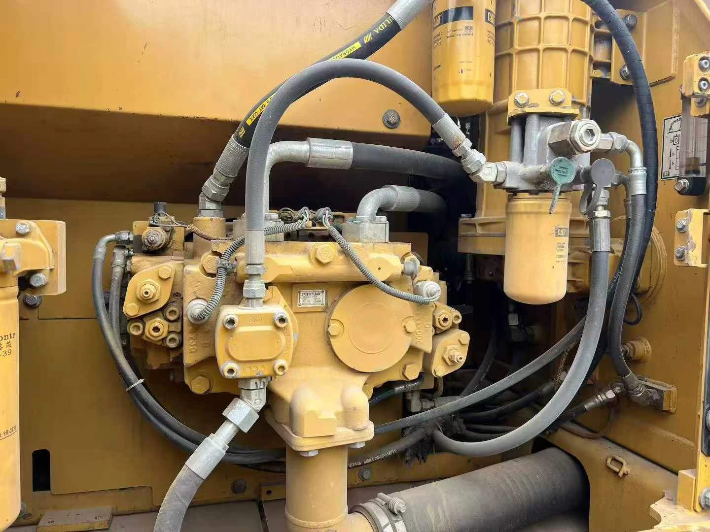 Buy Caterpillar 323D2L Used Excavator / 4