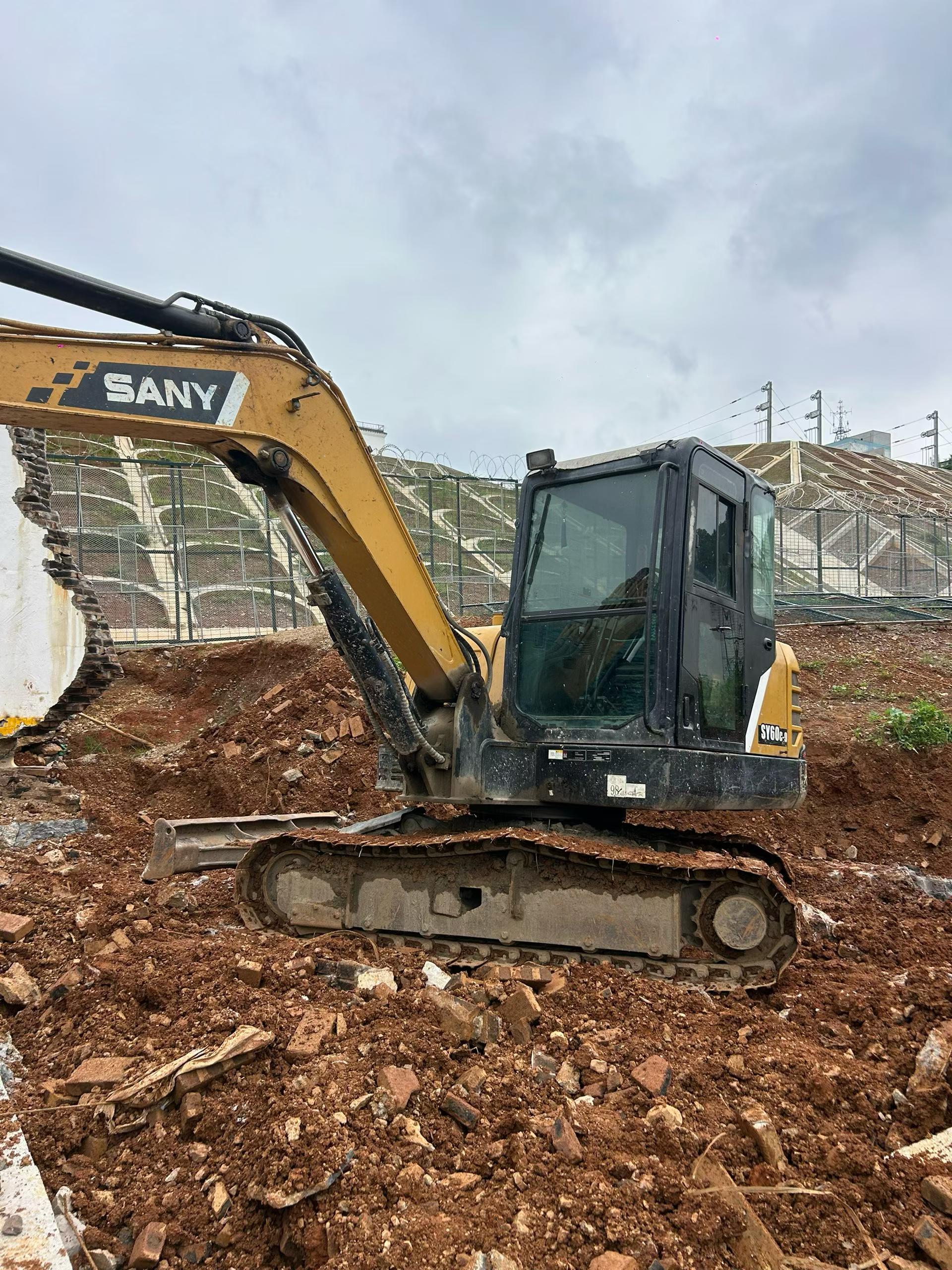 Buy Sany SY55 Used Excavator / 2
