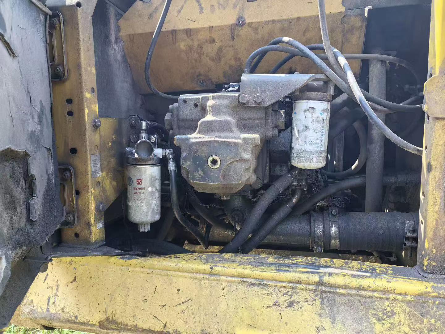 Buy Komatsu PC240-6 Used Excavator / 3