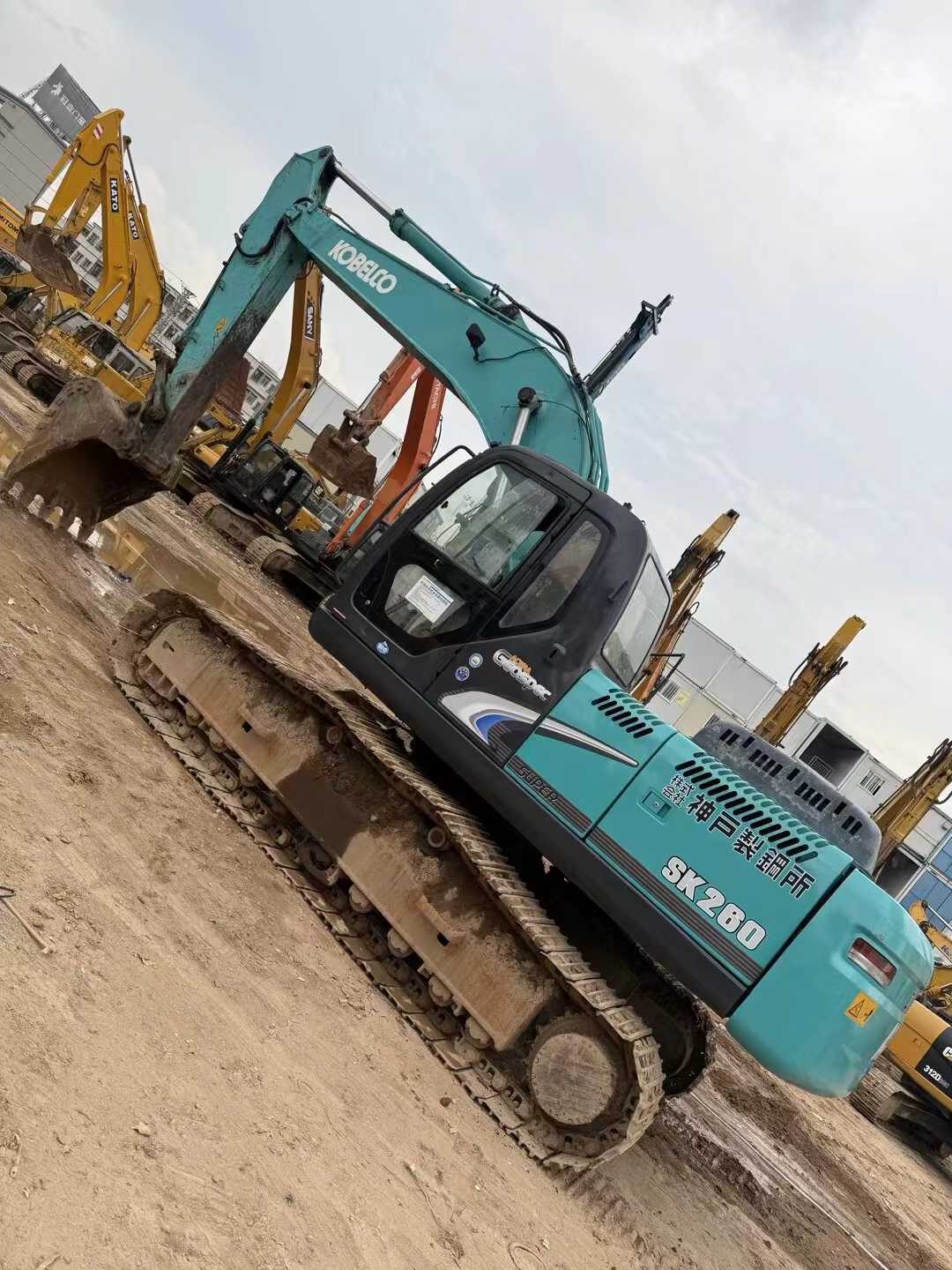 Buy Kobelco SK260LC-8 Used Excavator / 2