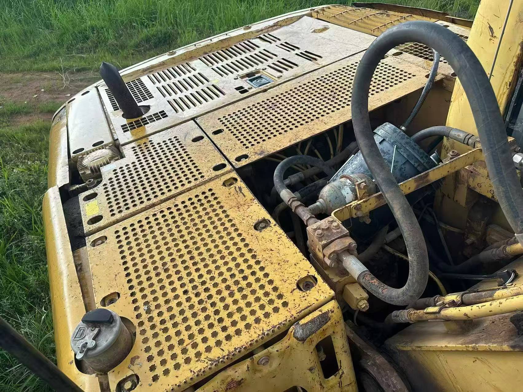 Buy Caterpillar 320C Used Excavator / 9
