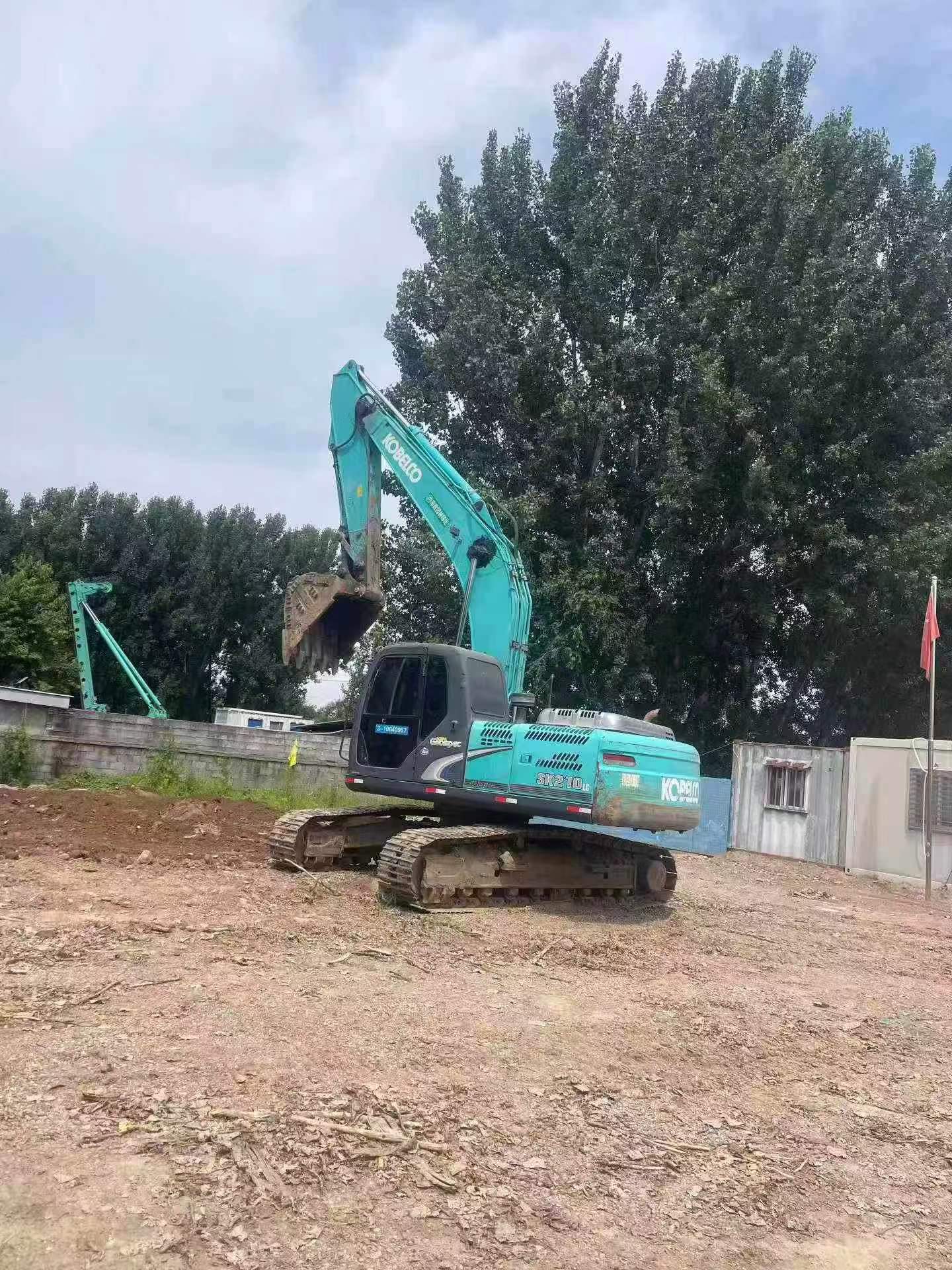 Buy Kobelco SK210 Used Excavator / 2
