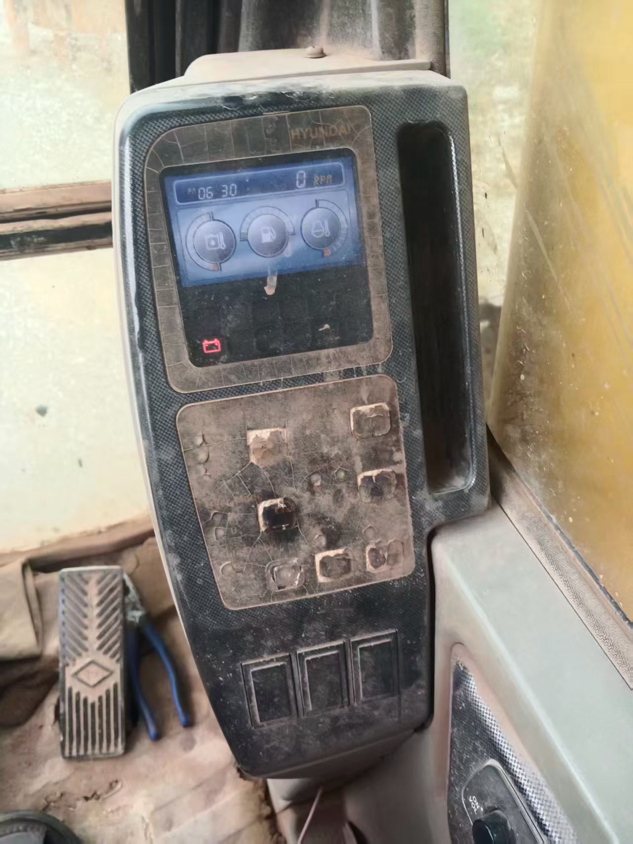 Buy Hyundai R225-7 Used Excavator / 9
