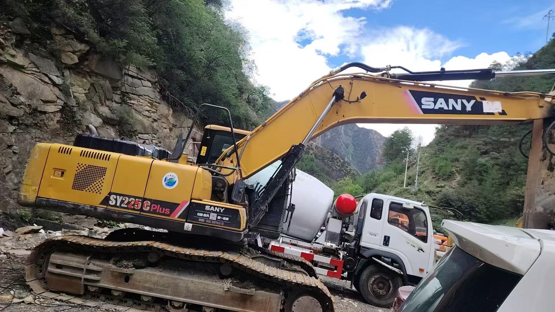 Buy Sany SY200C Used Excavator / 3