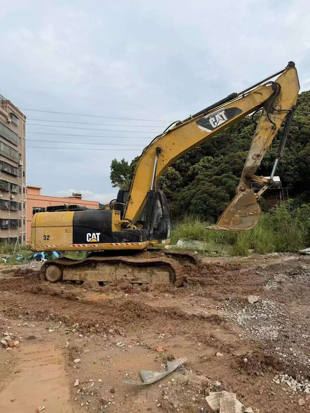 Buy Caterpillar 320D Used Excavator / 2