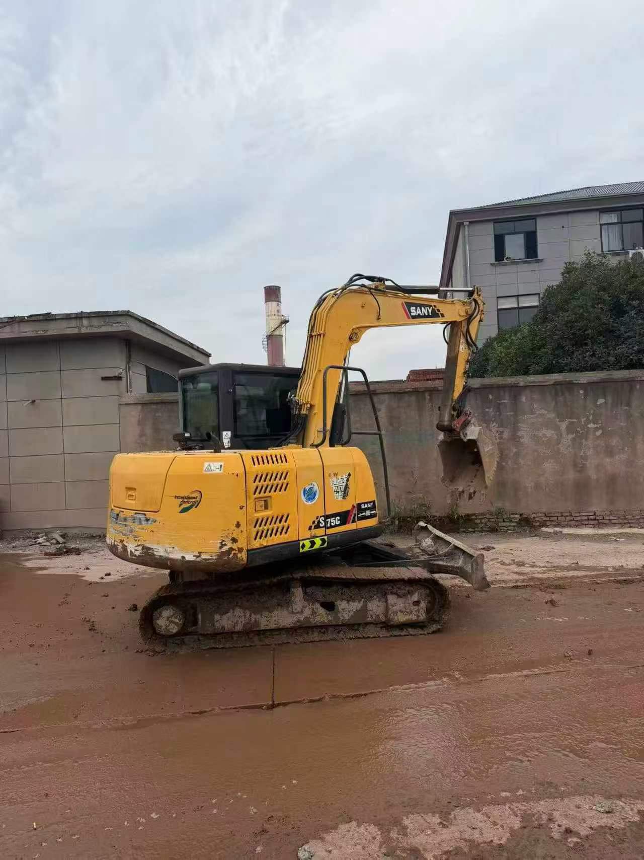 Buy Sany SY65C Used Excavator / 2