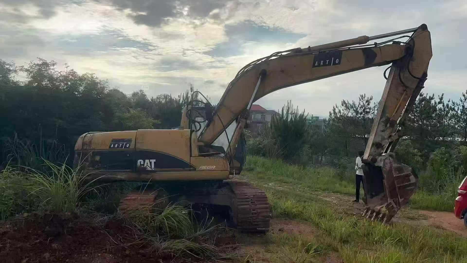 Buy Caterpillar 320C Used Excavator / 3