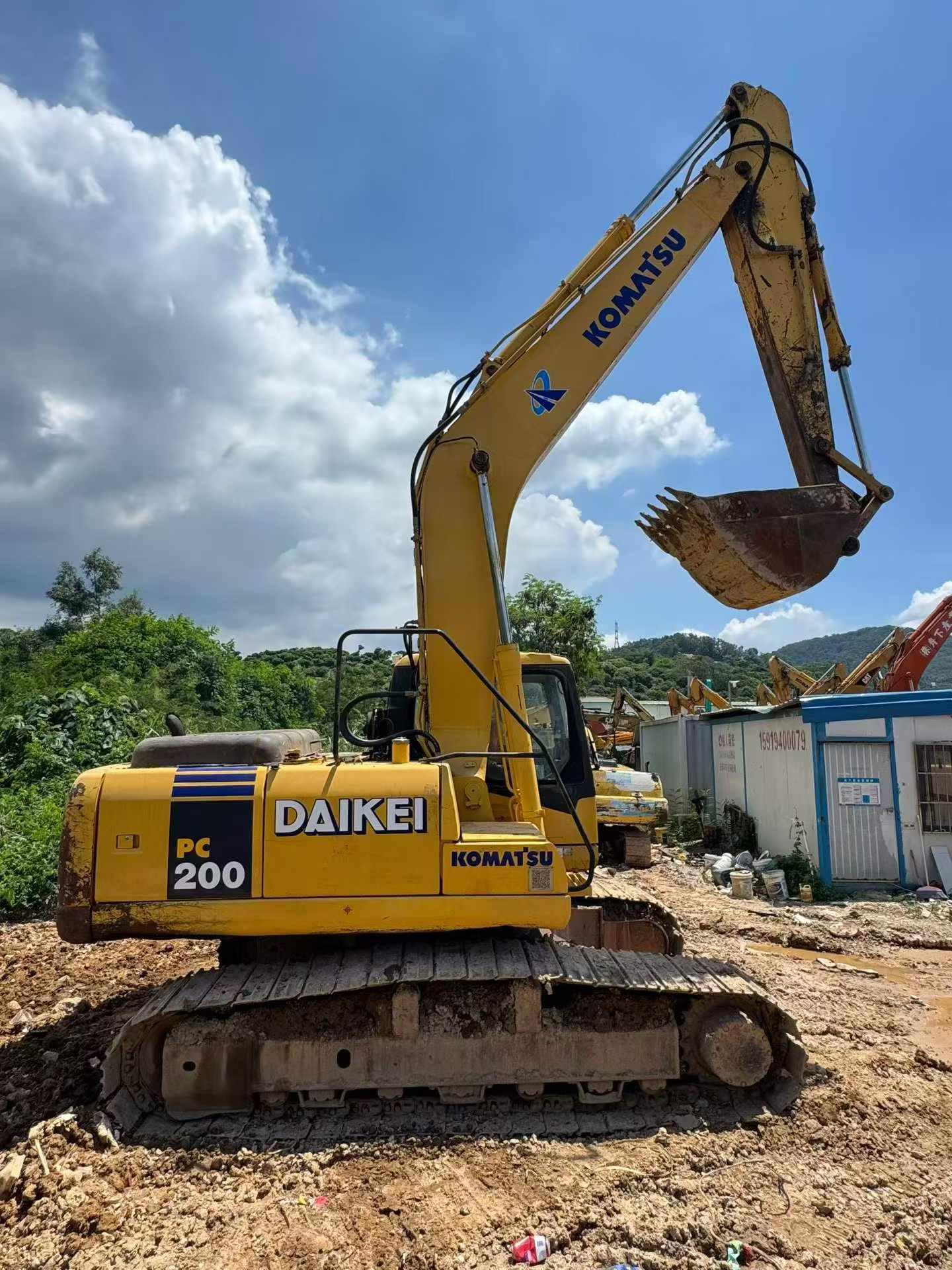 Buy Komatsu PC200-7 Used Excavator / 2