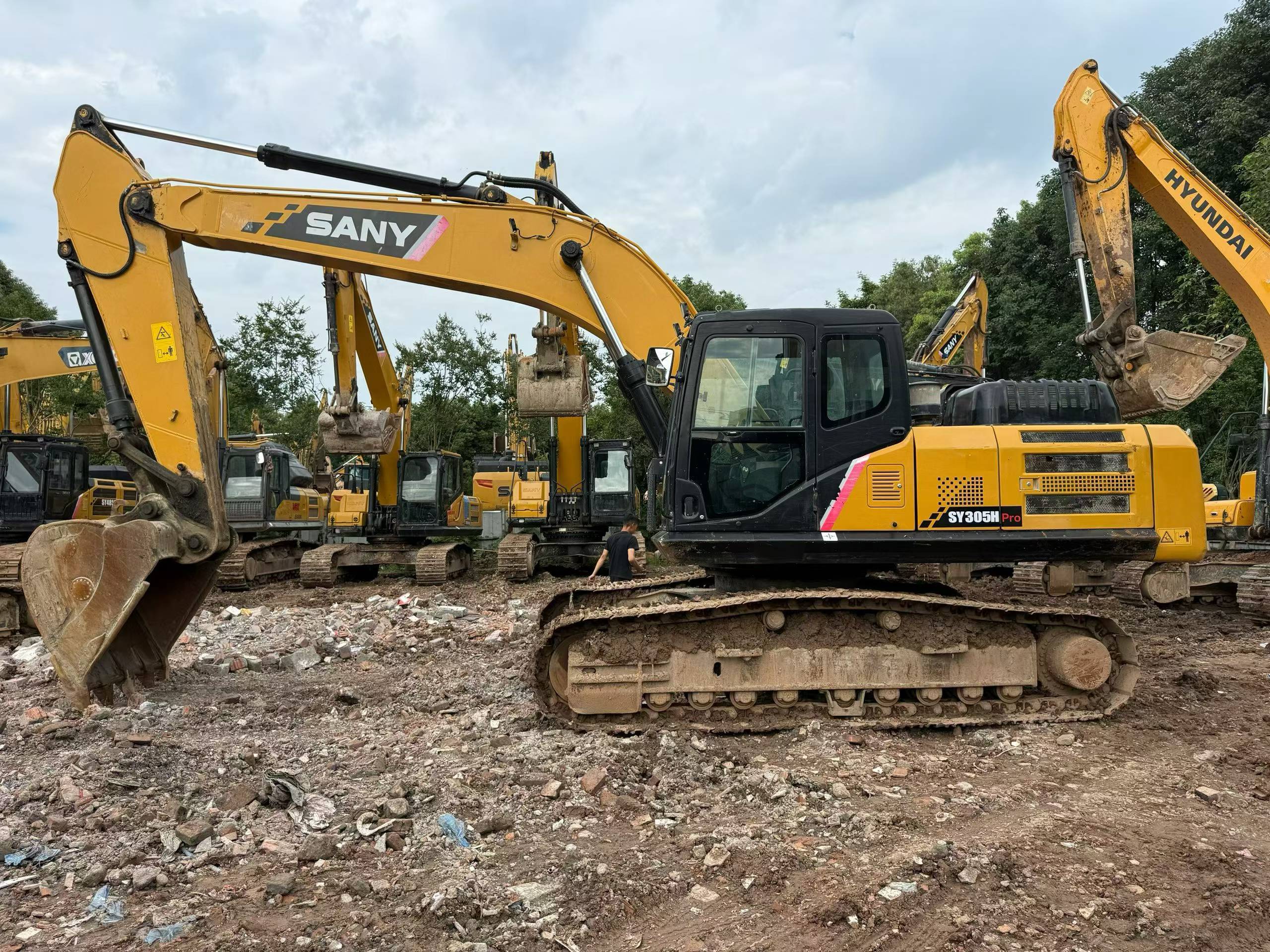 Buy Sany SY245H Used Excavator / 2