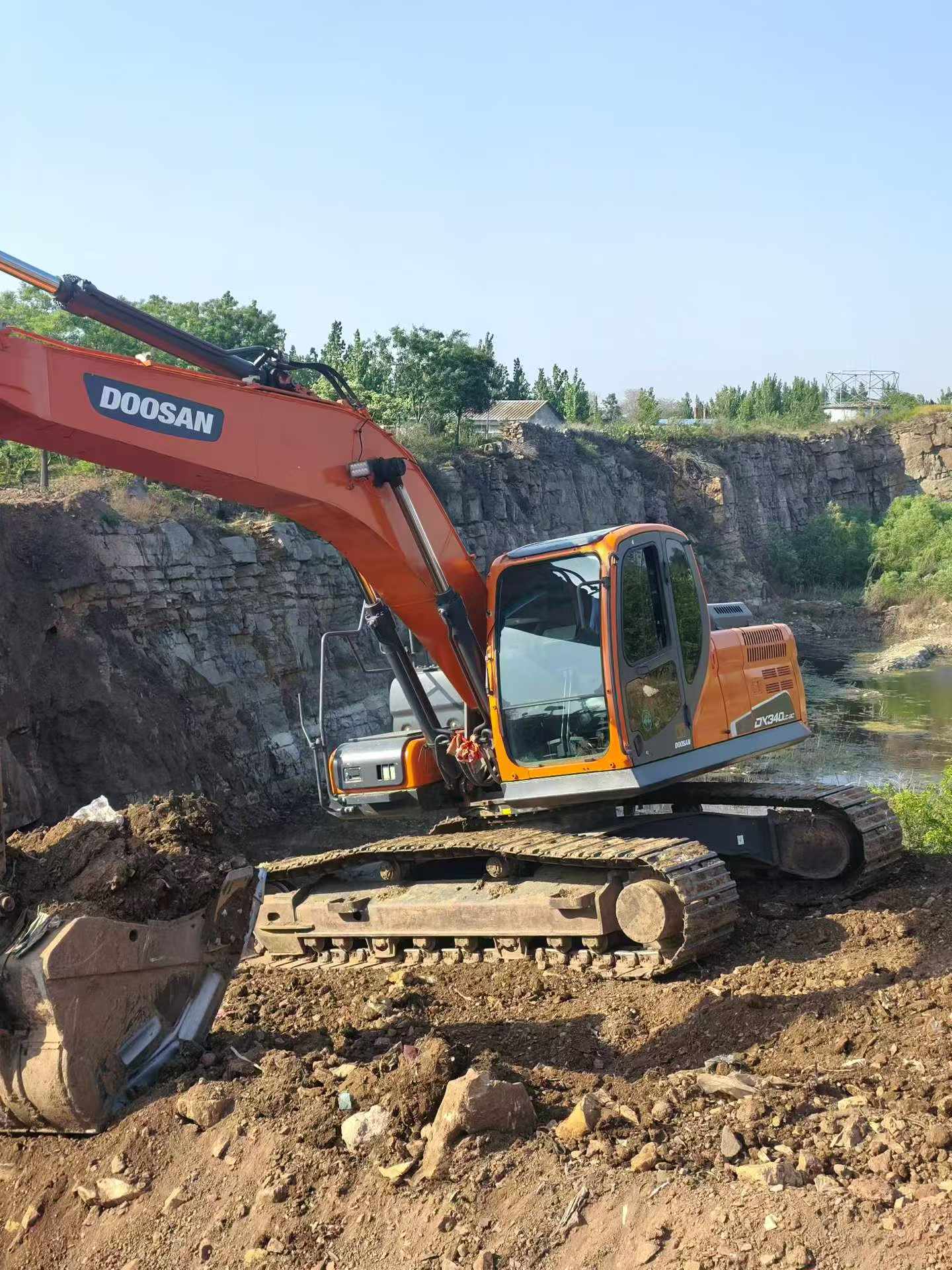 Buy Doosan DX230LC Used Excavator / 4