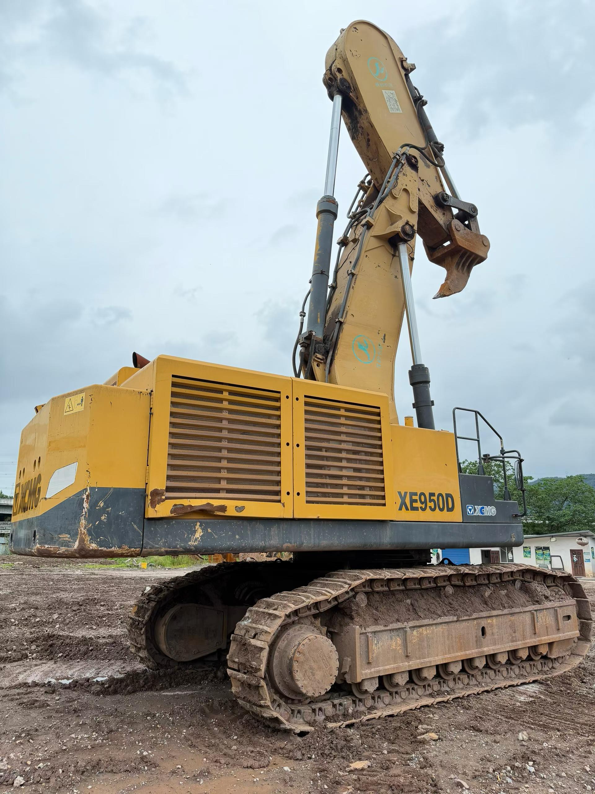 Buy XCMG XE900C Used Excavator / 4