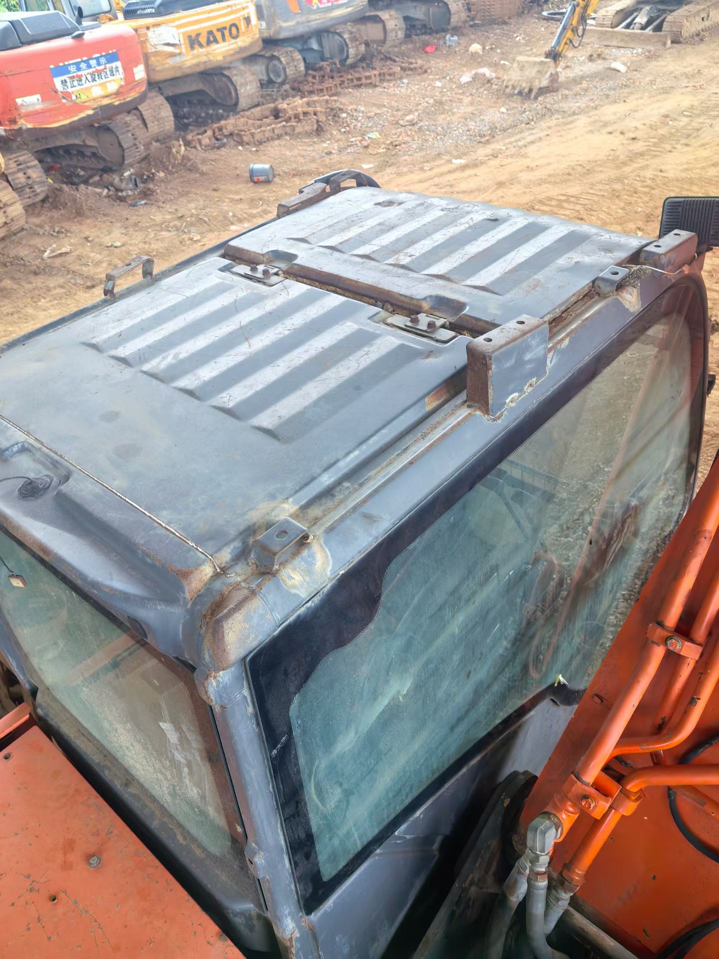 Buy Hitachi EX200-3 Used Excavator / 9