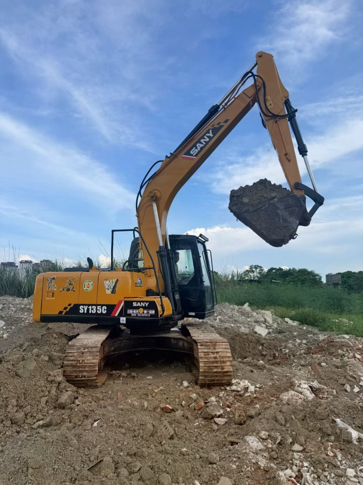 Buy Sany SY135 Used Excavator / 4