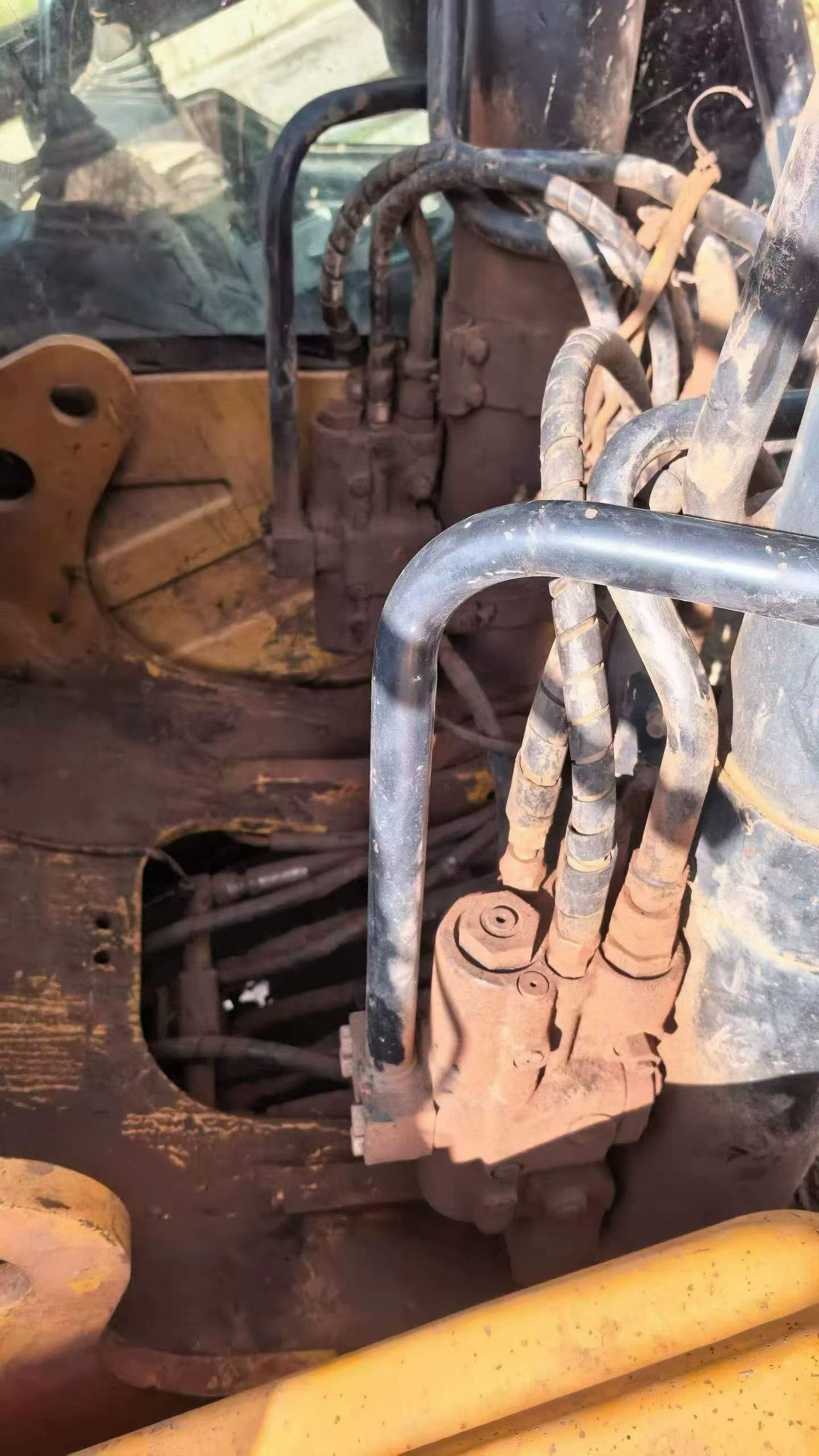 Buy Caterpillar 320D Used Excavator / 2