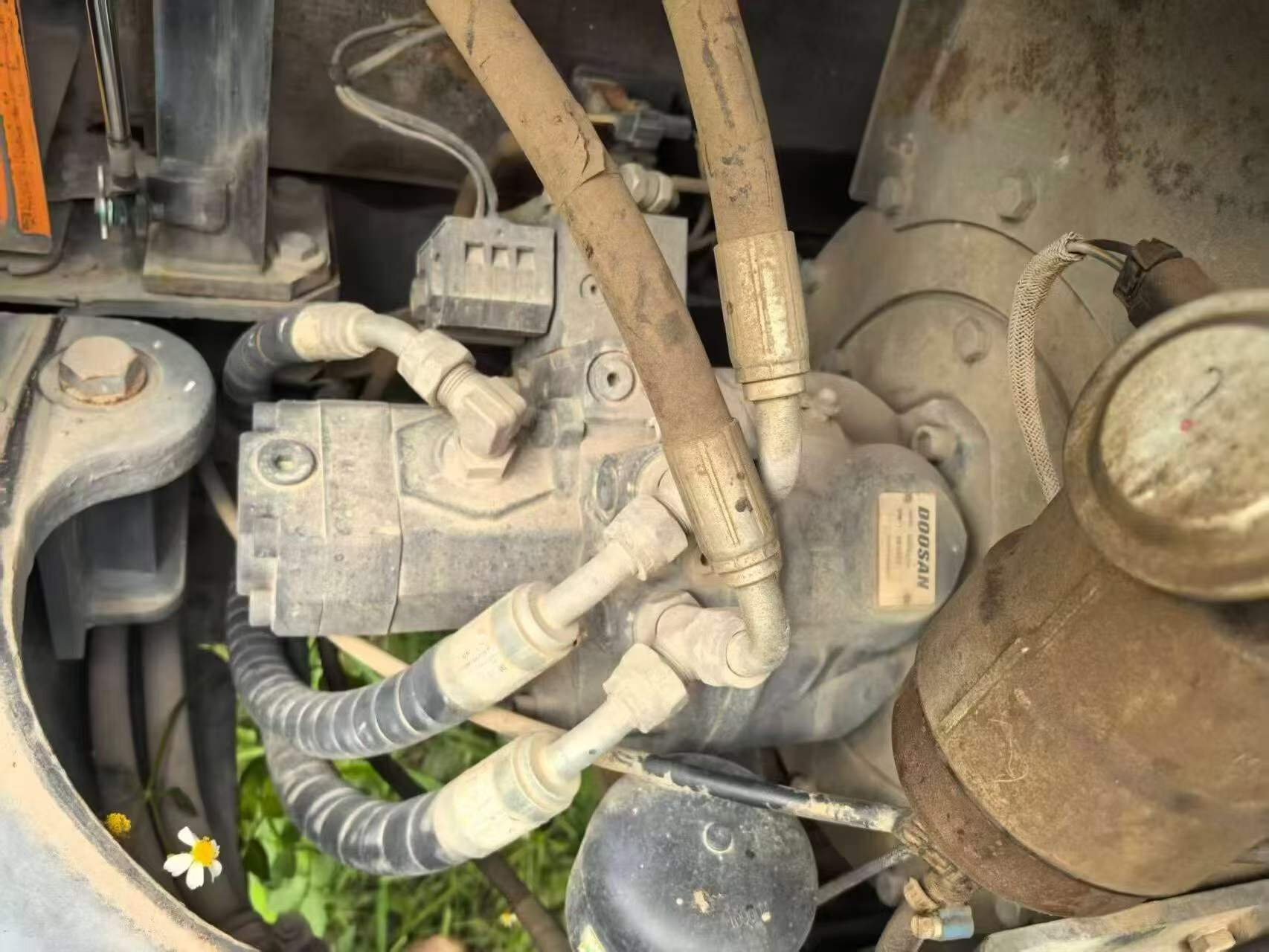 Buy Doosan DH60 Used Excavator / 5