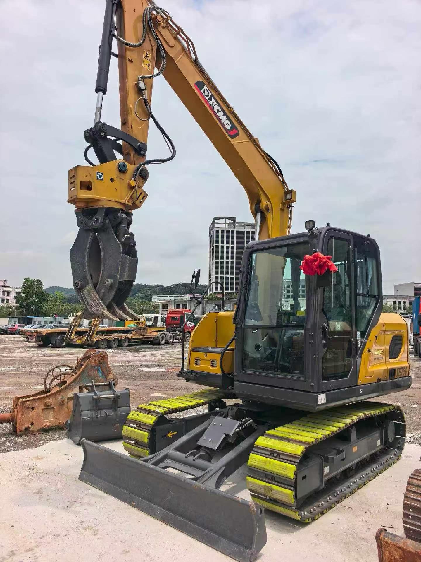 Buy XCMG XE75C Used Excavator / 4