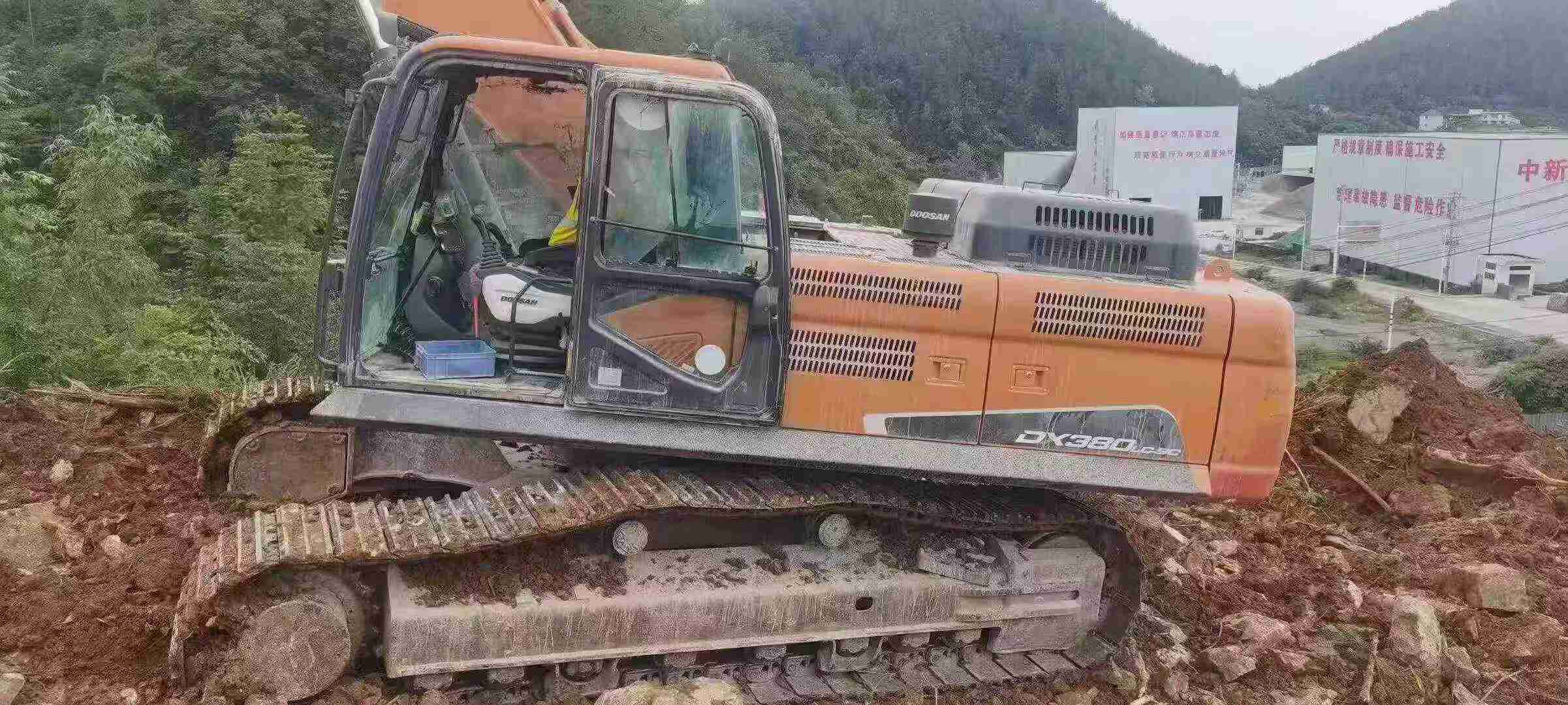 Buy Doosan DX380 Used Excavator / 2