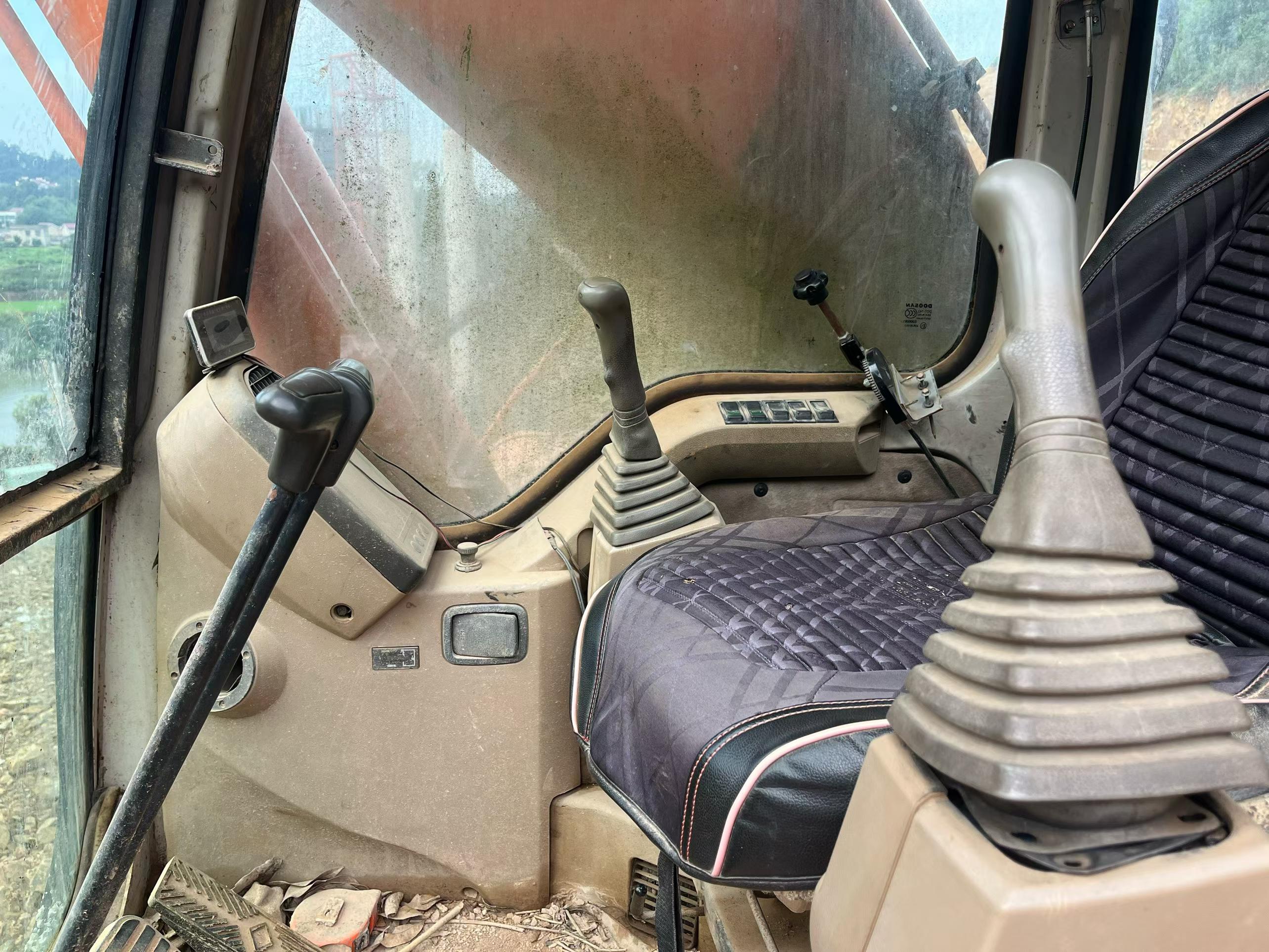 Buy Doosan DH225-7 Used Excavator / 9