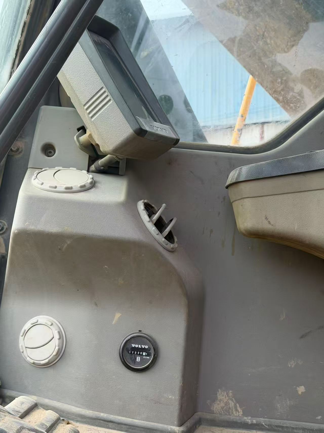 Buy Volvo EC210B Used Excavator / 4