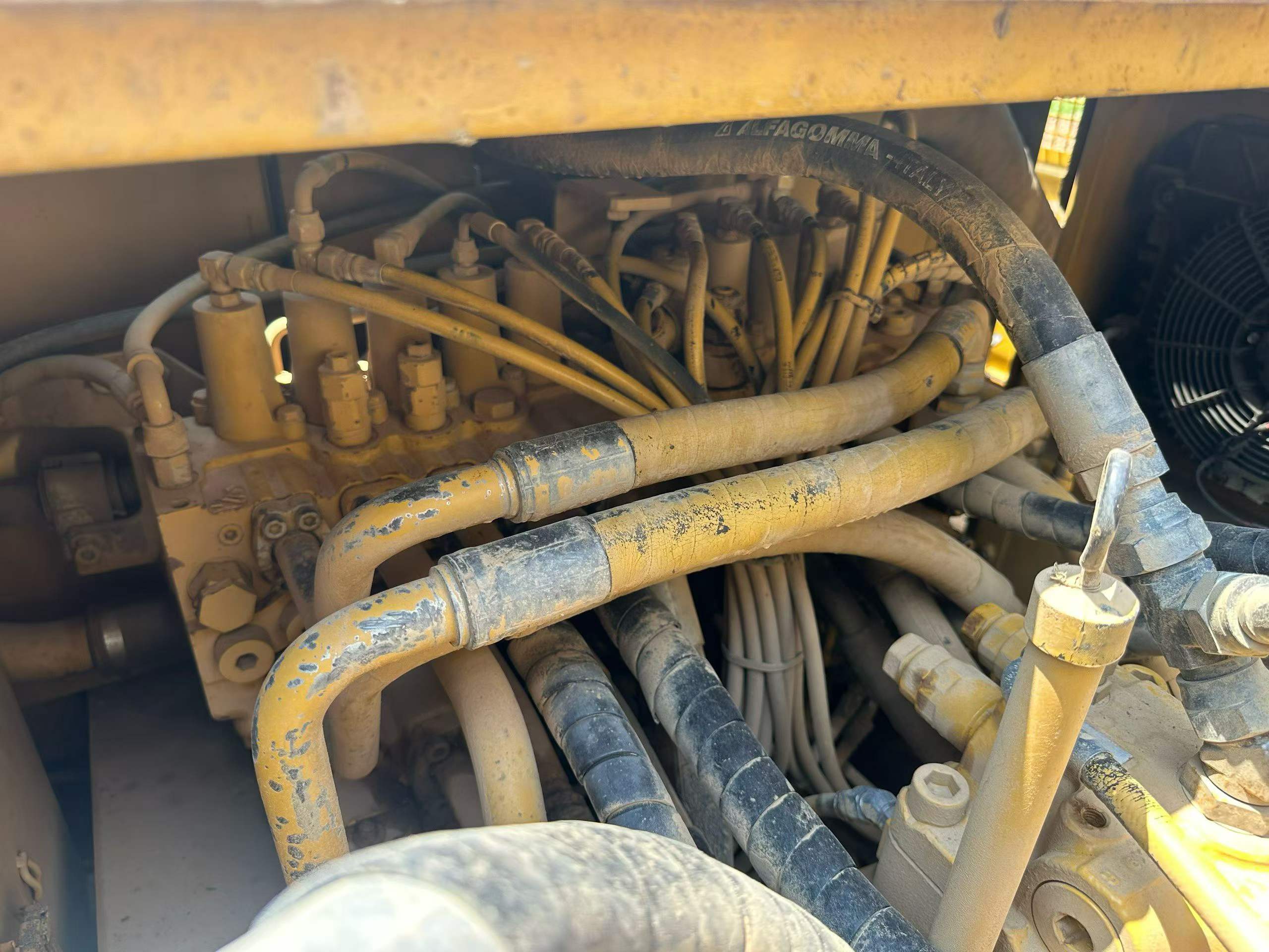 Buy Caterpillar 329D Used Excavator / 8