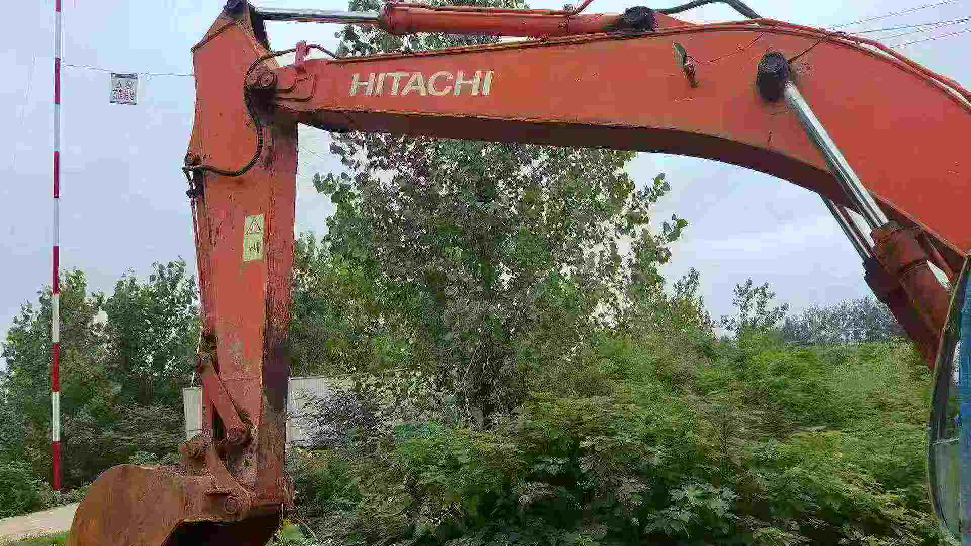 Buy Hitachi EX200-3 Used Excavator / 6