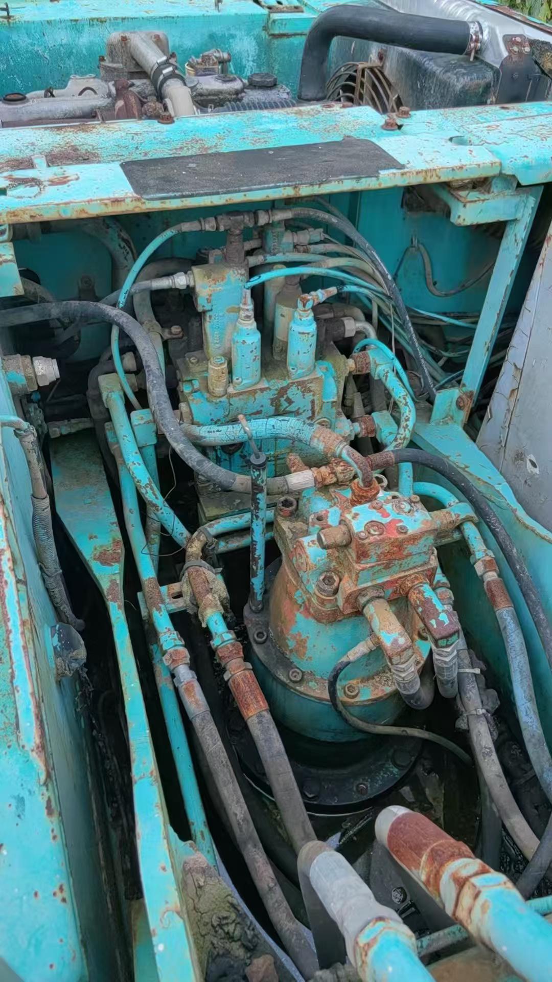 Buy Kobelco SK200-5.5 Used Excavator / 4