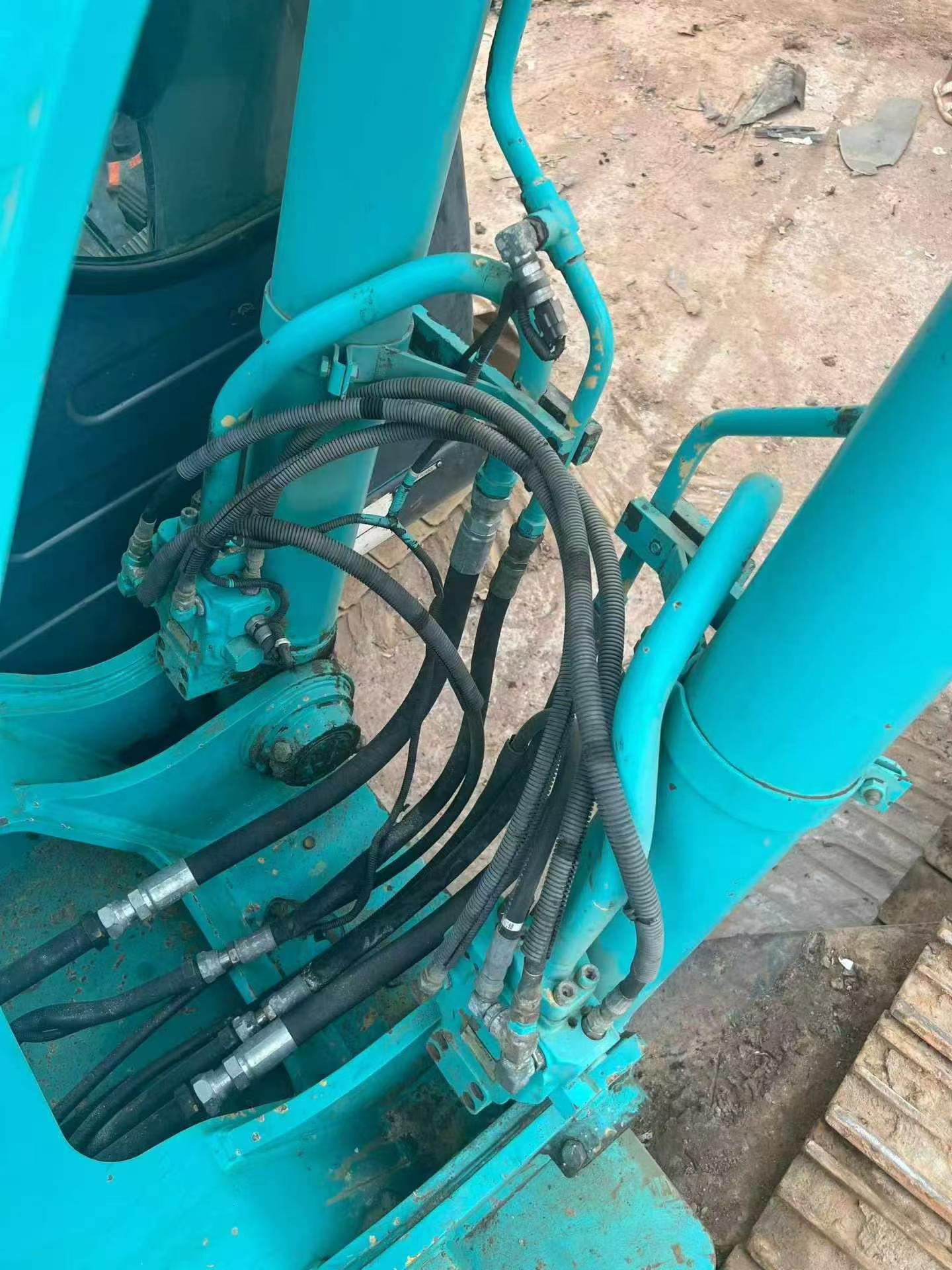 Buy Kobelco SK200-2 Used Excavator / 9