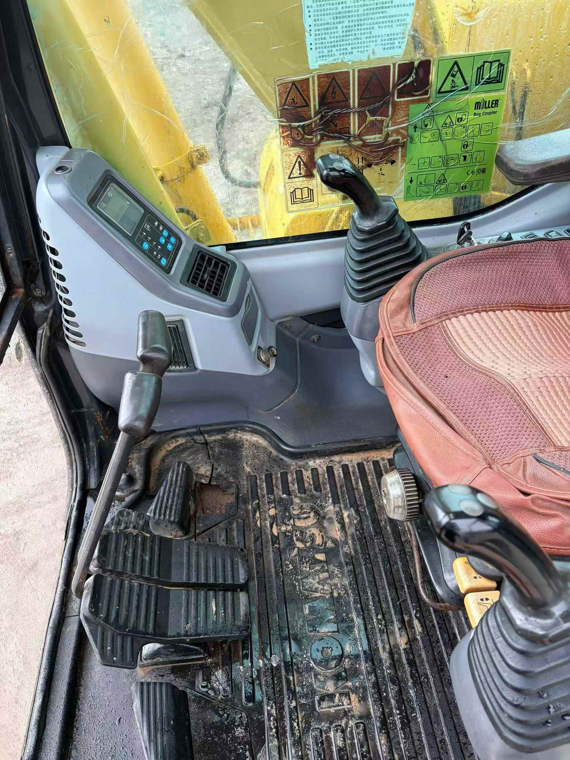 Buy Komatsu PC130 Used Excavator / 2