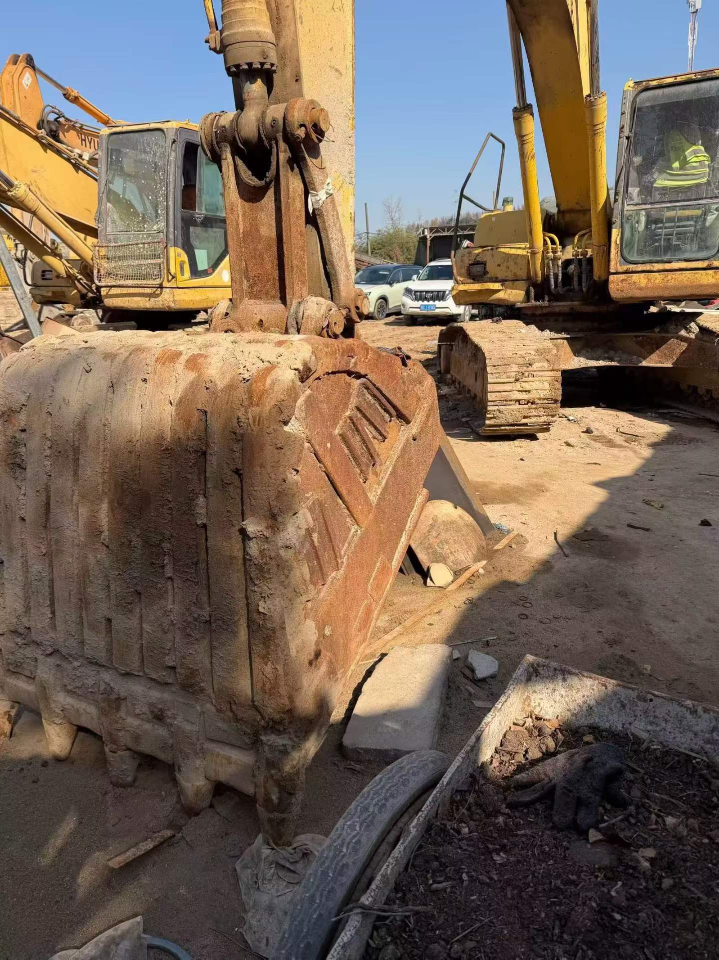 Buy Komatsu PC200-8 Used Excavator / 5