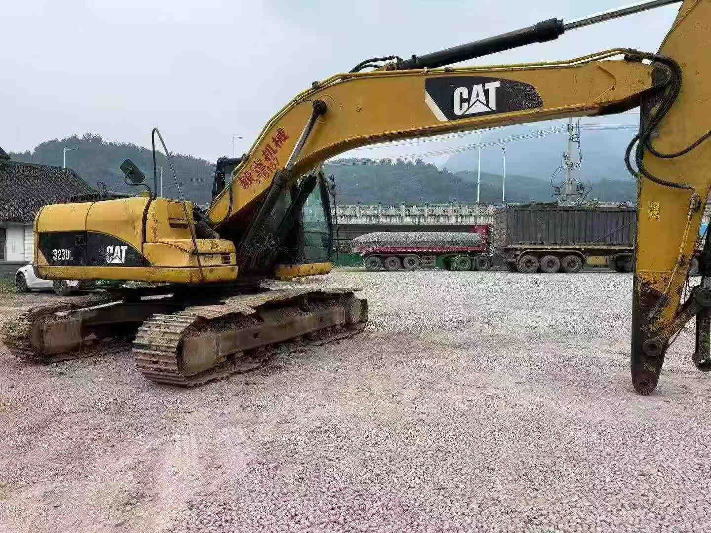 Buy Caterpillar 320D Used Excavator / 2
